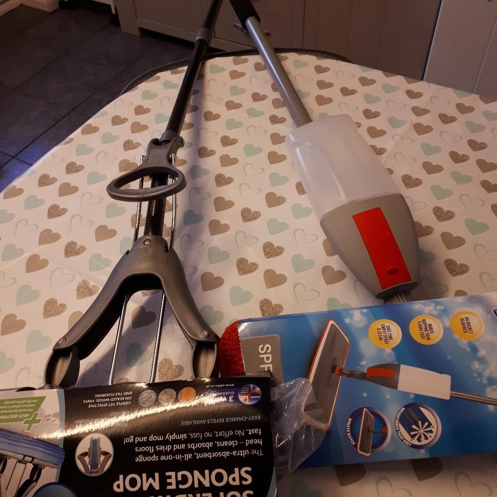 Addis sponge mop and power action spray mop in WS7 Lichfield for £6.00