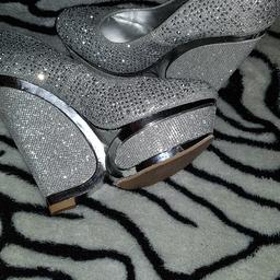 Hiya I am selling beatifull sparkly shiny wedge style size 37(size 4) need to go asasp only collection thank u
