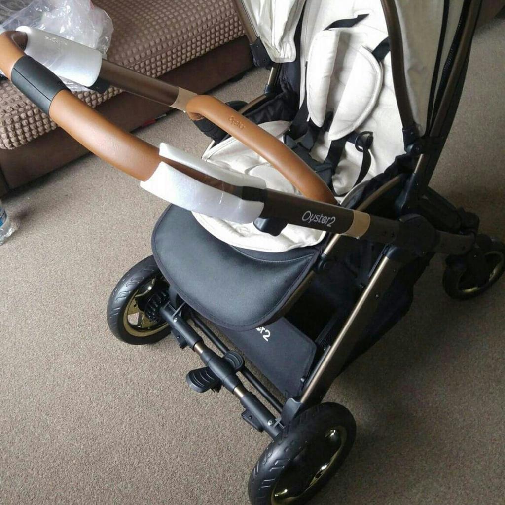 Oyster 2 Special Edition Bronze Travel System in Hyndburn für £ 180,00