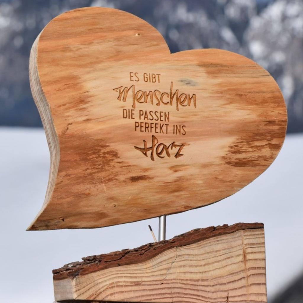 Holzherz mit Spruch in 6313 Wildschönau für 39,00 € zum Verkauf Shpock DE