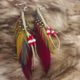 Neue Ohrringe die passen gut für dir Kostüme der Indianerin .
Nickelfrei!
Versand 1€