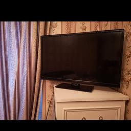 Smart TV. Perfect size for kitchen or bedroom. Comes with remote. Was my grandads he's taken really good care of it. Works perfectly. 27"