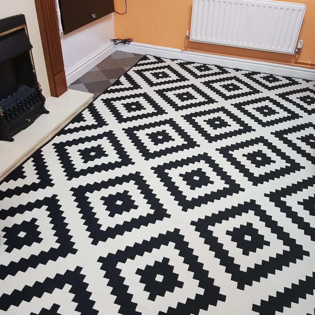 Large Ikea Lappljung Ruta Rug Black/White in St Helens für £ 50,00