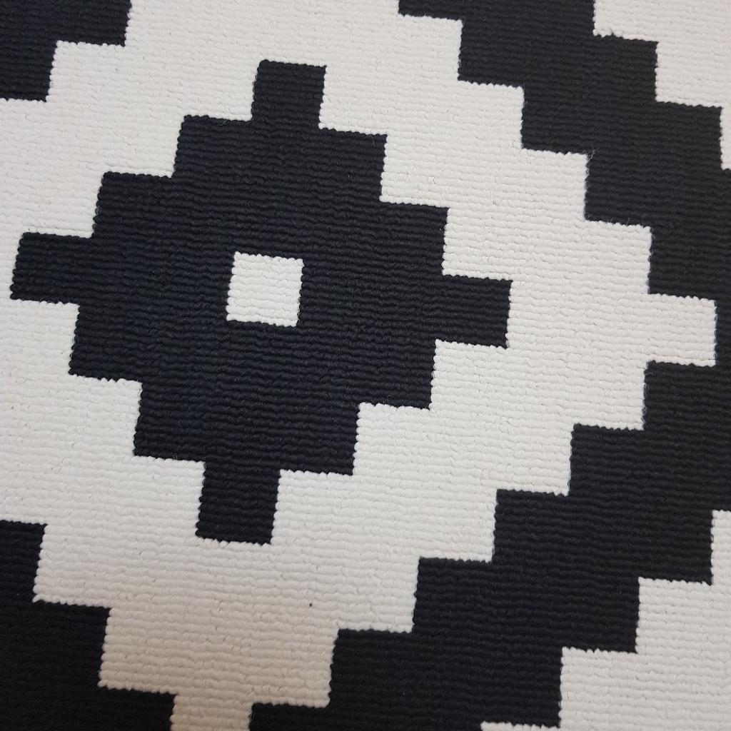 Large Ikea Lappljung Ruta Rug Black/White in St Helens für £ 50,00