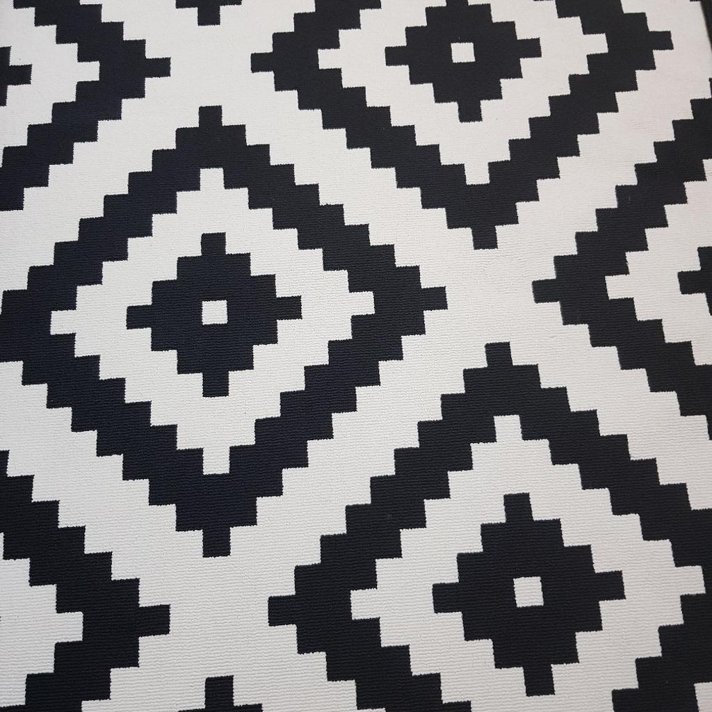 Large Ikea Lappljung Ruta Rug Black/White in St Helens für £ 50,00