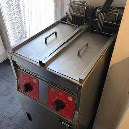 Fri fri France twin commercial fryer in good clean working order. With three faze connection £350
