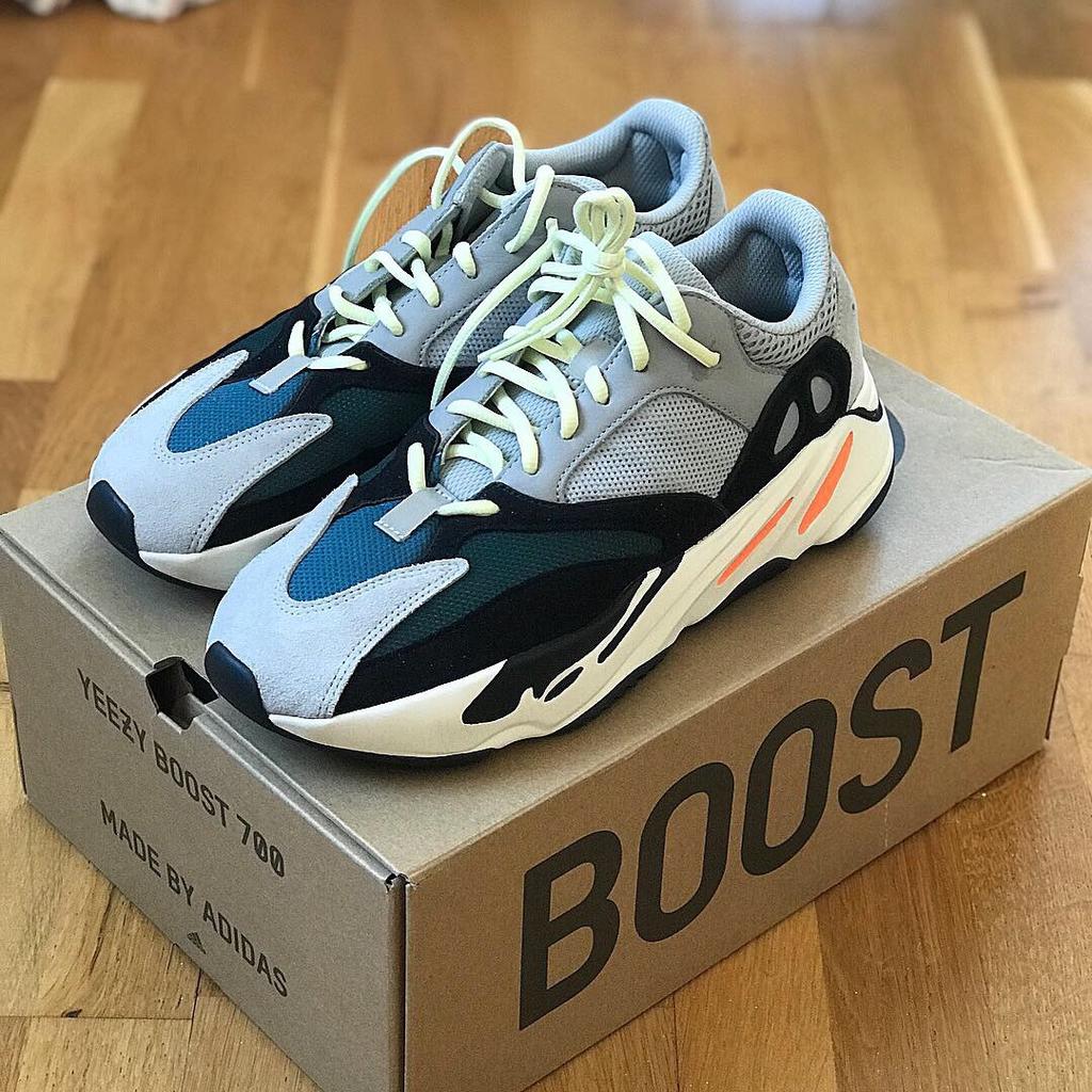 Gucci on sale yeezy 700