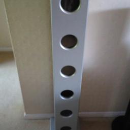 48" (122cms) high
Silver painted wood
Takes up to 78 CDs /DVDs
Good condition, but with the odd scuff
Collection only