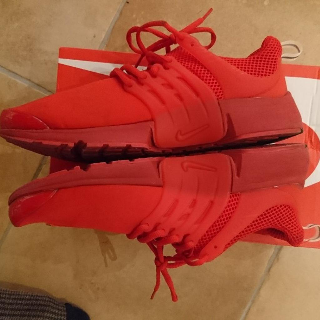 Triple red outlet nike presto