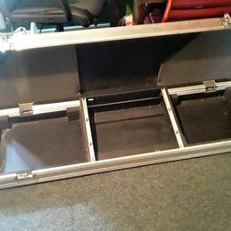 All-in-one DJ flight case.
Fits Technics 1210s perfectly, and similar-sized turntables, as well as a large mixer.
In fantastic condition.
Please see pictures for further information.
All offers welcomed & considered.
Collection only.