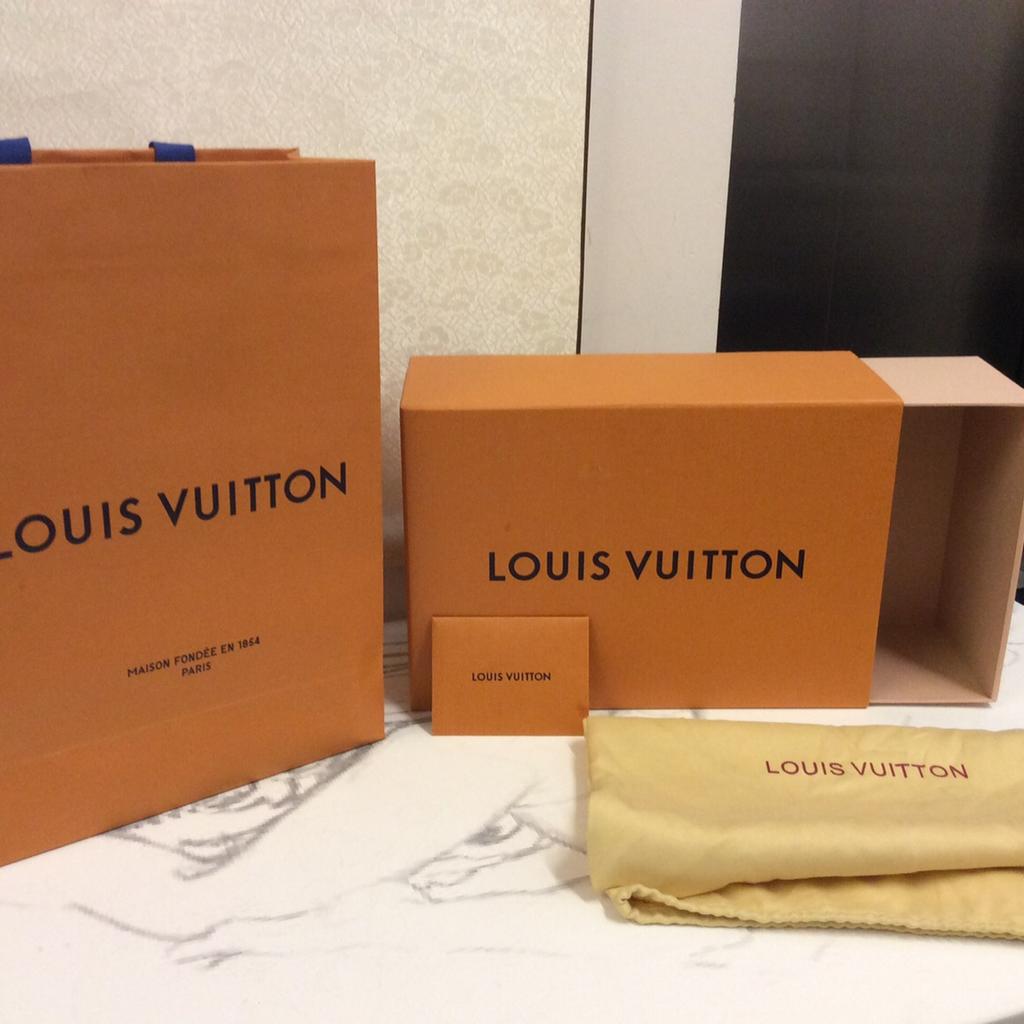 When I said I wanted a Louis Vuitton bag this isn't quite what I meant 😂 (paper  bags + empty boxes + 3 smallish dust cover bags) : r/DumpsterDiving