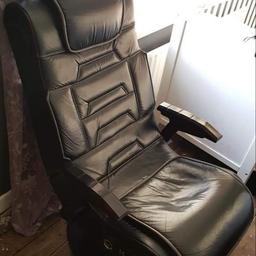 selling my gaming chair all speakers work but haven't got leads for chair just in way need gone