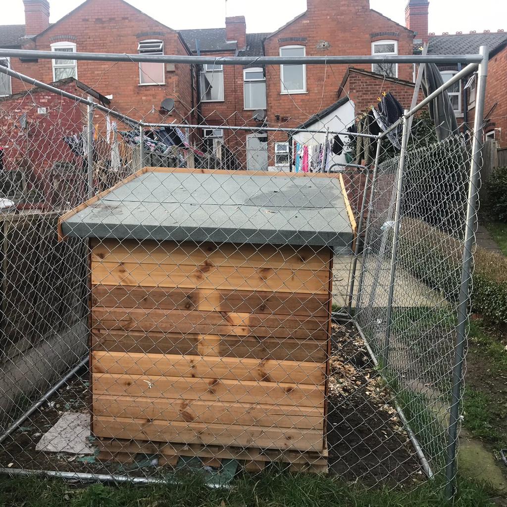 Dog run and extra large dog kennel in B10 Birmingham for £350.00 for