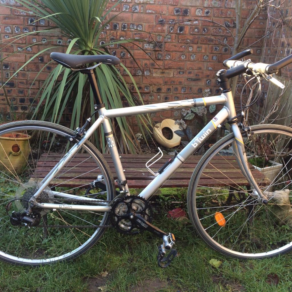 B Twin 6061 Aluminium Hybrid Road Bike in M13 Manchester for