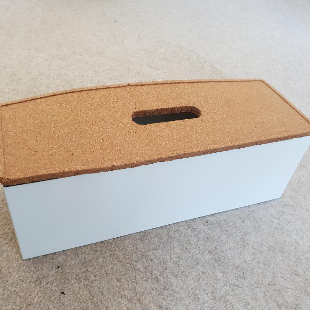 IKEA KVISSLE CABLE MANAGEMENT TIDY BOX in SE10 London für 1,00 £ zum