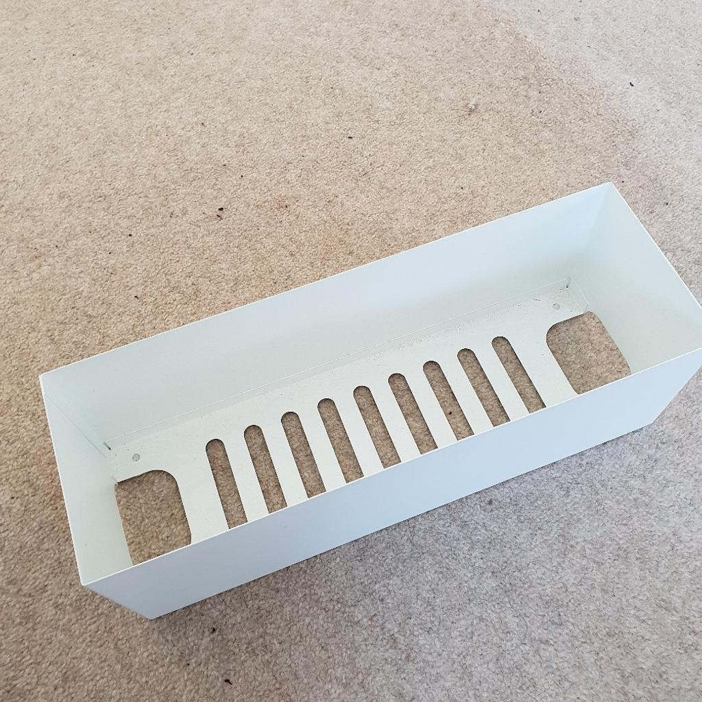 IKEA KVISSLE CABLE MANAGEMENT TIDY BOX in SE10 London für 1,00 £ zum