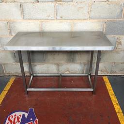 Stainless Steel Prep Table / Bench / Work Station / Stand in excellent condition. Dimensions - Length 1180mm/ Depth 550mm/ Height 770mm.

Any questions, please contact me on 07805 751126.

Item Number. 086