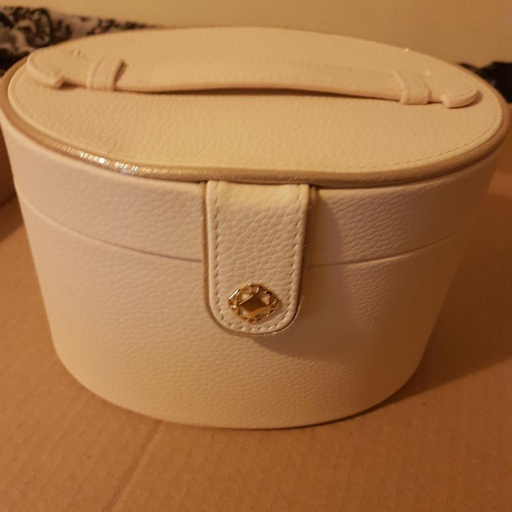Light cream Paco Rabanne jewellery box in NG1 Nottingham für 2,00 £ zum ...