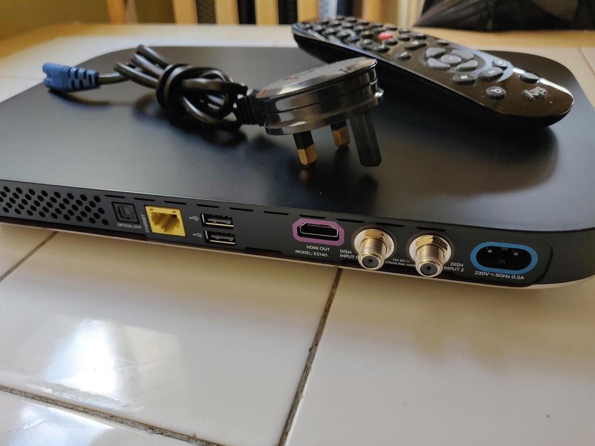 Sky Q 2TB Box with remote and power lead in BL5 Westhoughton für 65,00 ...