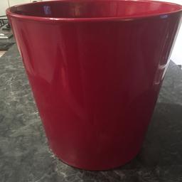 Large ceramic plant pot

Perfect condition and ready to go!

Worth £20 - selling for £5!