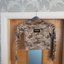 size 4 supply and demand crop top excellent condition
