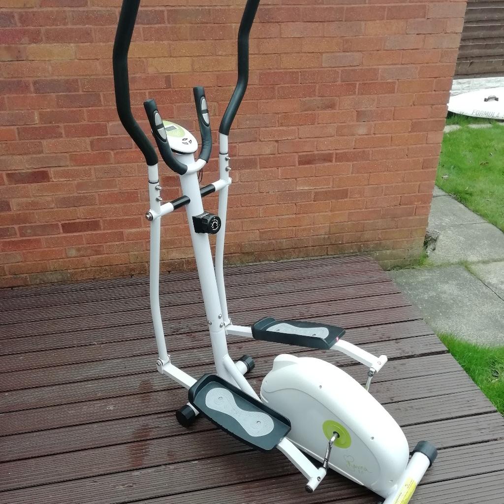 Davina cross trainer in Croft for 40.00 for sale Shpock