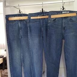 jeans gr. 34 sind 2 von H&M und 1 von Tally Weijl
3 Shorts Gr. 36 von Tally Weijl und 1 von Pimkie, 1 Nike
2 Kleider gr. 34
Alle t-Shirt sind gr. xs
inklusive Versand 😊
