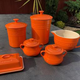 orange le creuset  x6 in excellent condition never use just put in a display cabinet