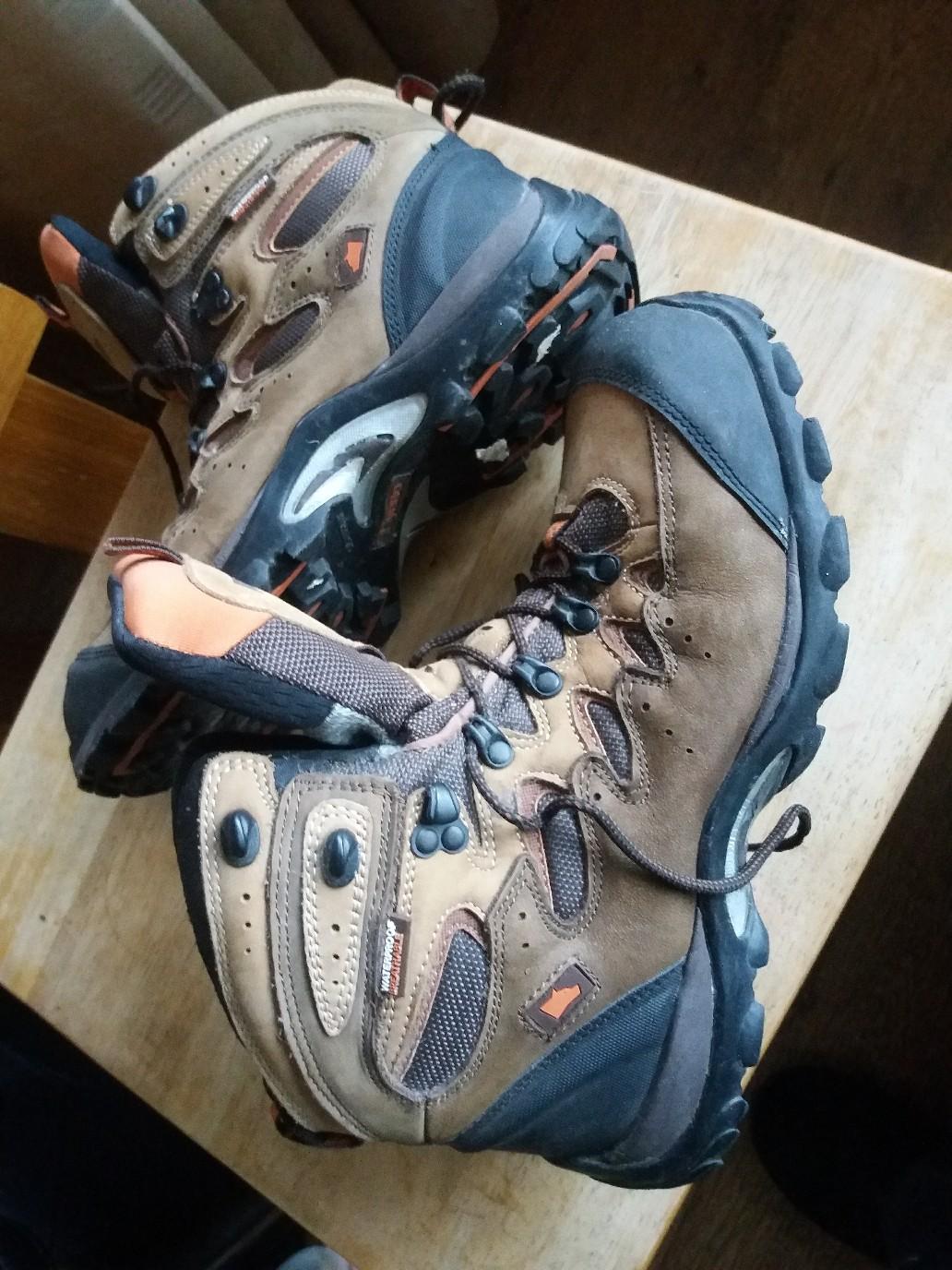 Hyena eiger store safety boots