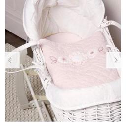 Mamas and papas Ava rose Moses basket and rocking stand very good condition