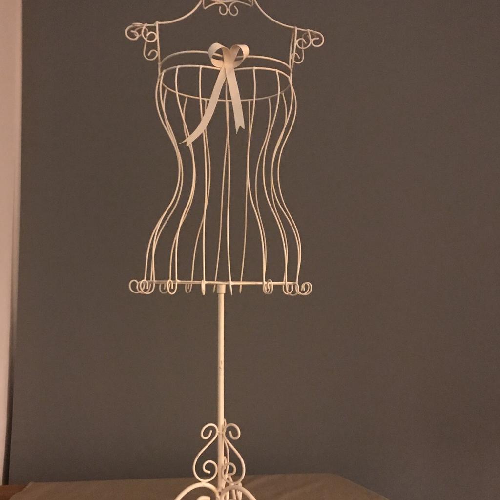 Cream Wire Mannequin 90cm Decorative in B77 Tamworth for £15.00 for