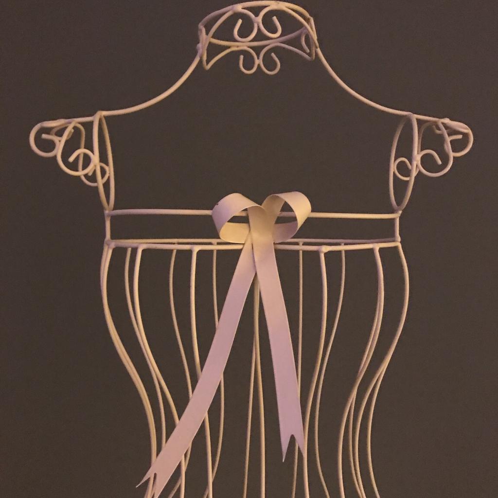 Cream Wire Mannequin 90cm Decorative in B77 Tamworth for £15.00 for