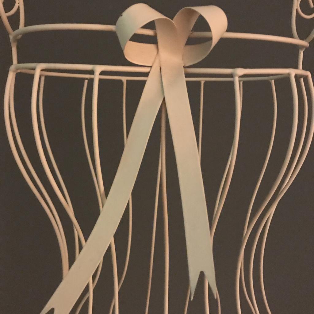 Cream Wire Mannequin 90cm Decorative in B77 Tamworth for £15.00 for