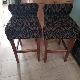 x2 LOW BACK SOLID WOOD BAR STOOLS WITH BRONZE AND BLACK UPHOLSTERY.
IDEAL FOR RE FURB OR UP CYCLE PROJECT.
VERY STURDY AND COMFORTABLE.
COLLECTION ONLY.