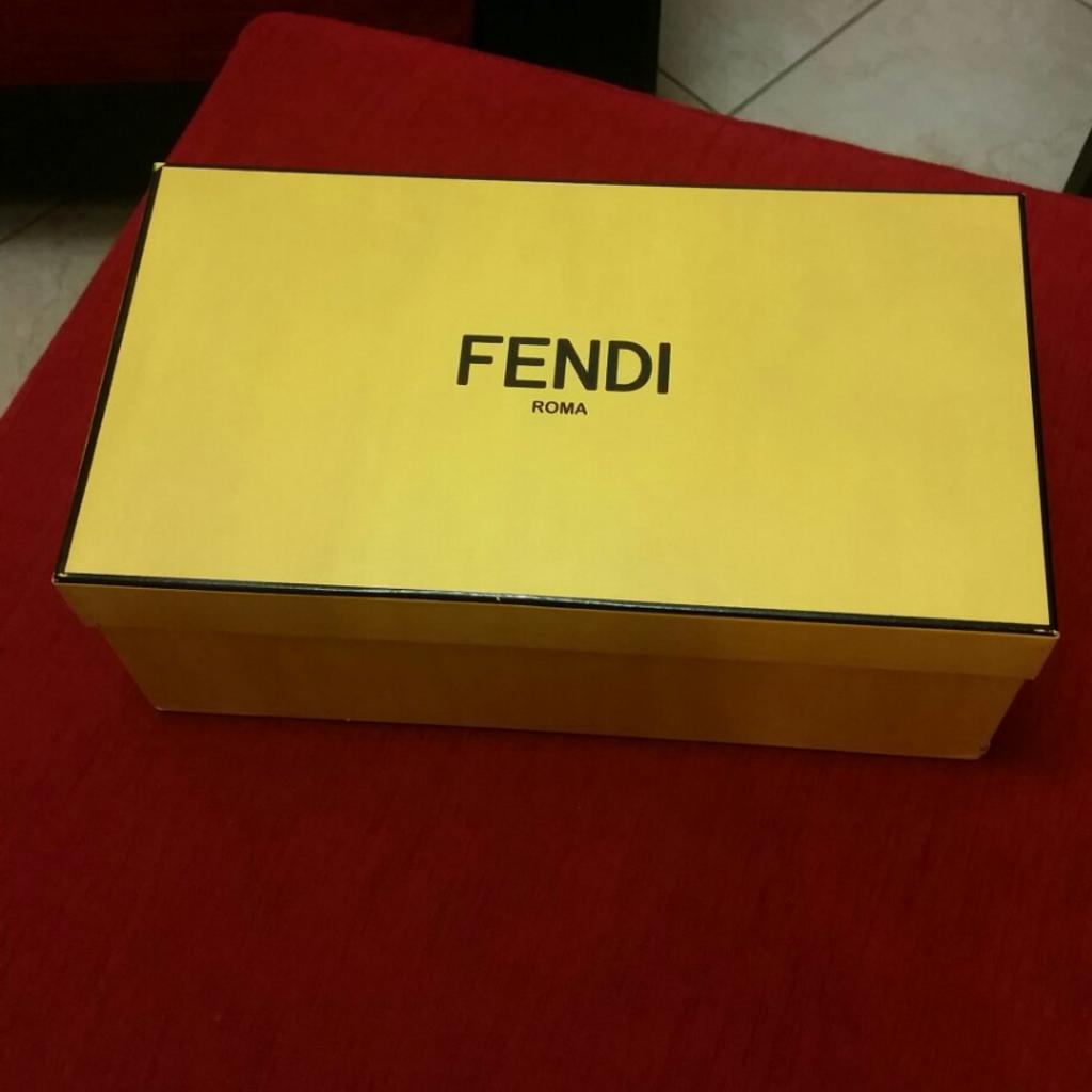 scatola scarpe fendi originale in 2121 Milano for €5.00 for sale | Shpock