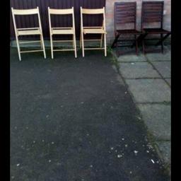 3 solid pine folding chairs 2 weather treated solid oak folding chairs... 10£
