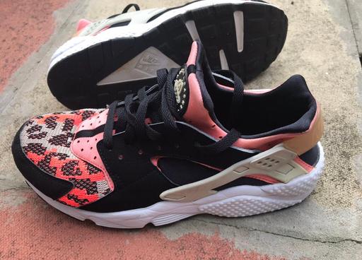 Buy & Sell South West London Clapham Junction - South West London - Photos for Nike air huaraches run PA. U.K. 9.5