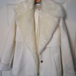 River island white jacket.This is a brand new item that my daughter never wore.paid 70 pounds selling for 45 pounds . a bargain collection only.NO OFFERS AND NO TIME WASTERS PLEASE!