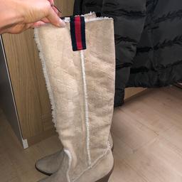Suede fur lined Gucci wedge boots
Size 37
Very comfortable
I haven’t worn them in 2 years hence the sell
Please check out my other items
Paid over £700
Will post for additional charge or ur welcome to pick up