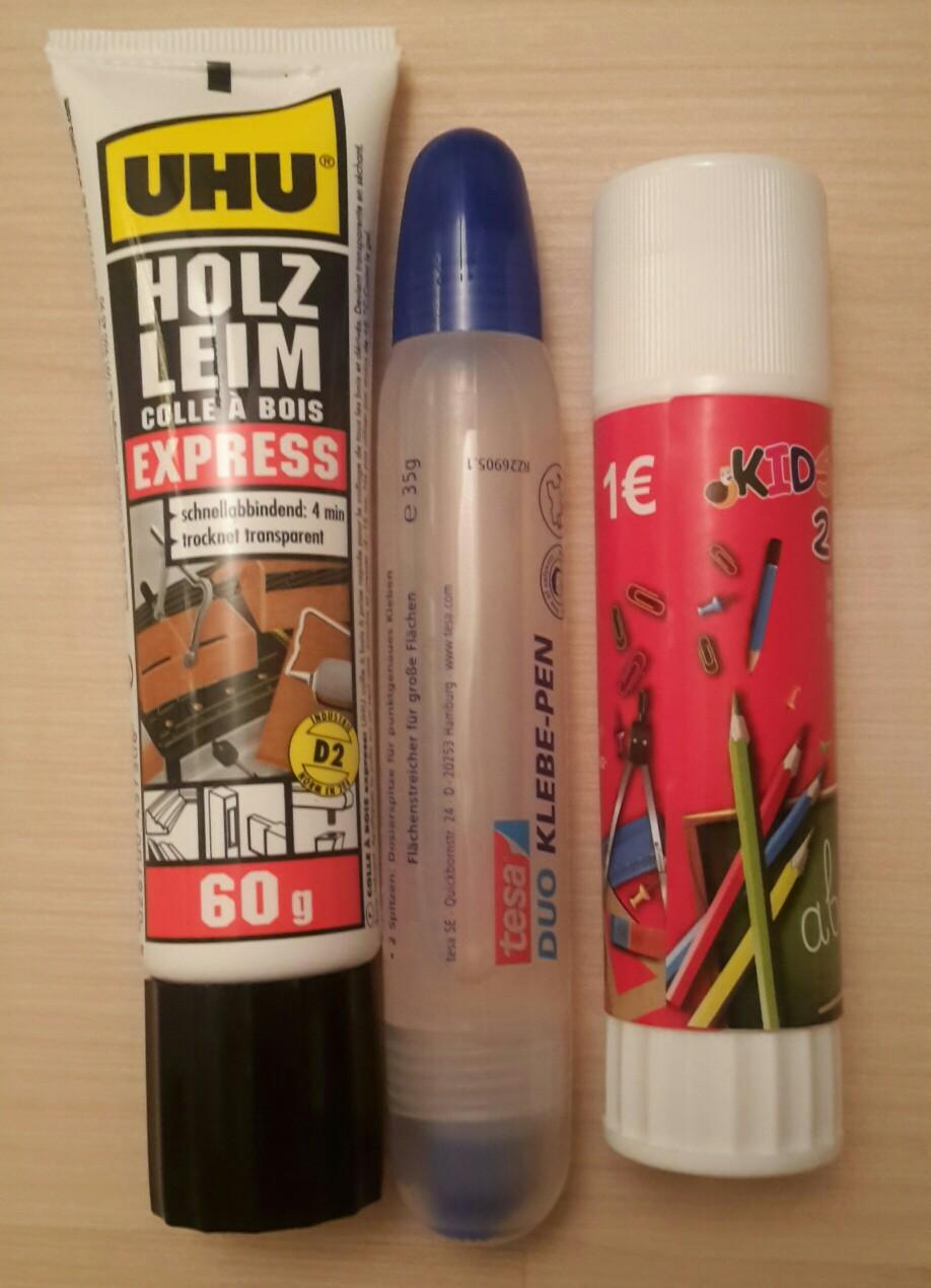 UHU, tesa, TEDI 3x verschiedener Kleber🤗 in 91522 Ansbach für gratis zum Verkauf