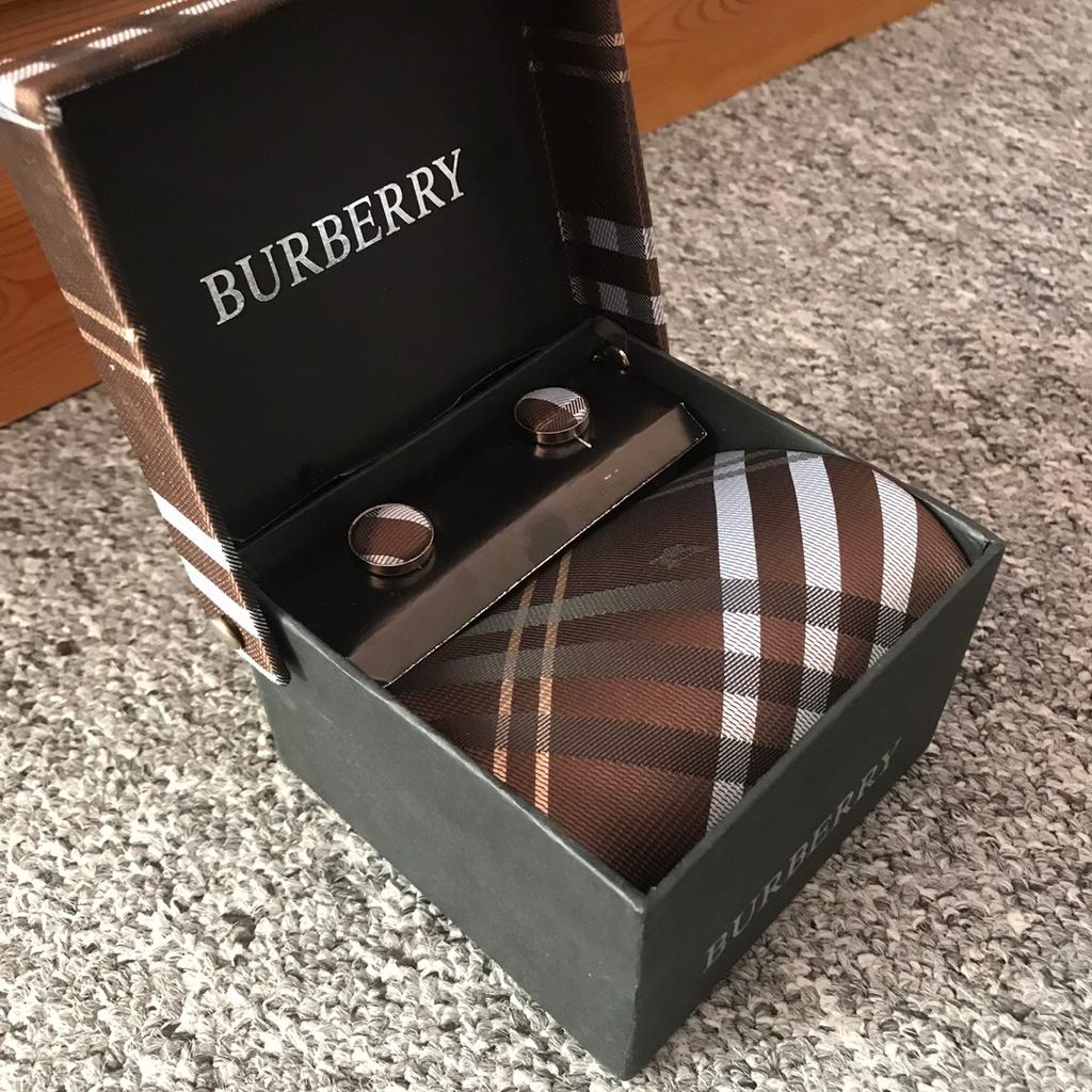 Burberry tie 2024 gift box