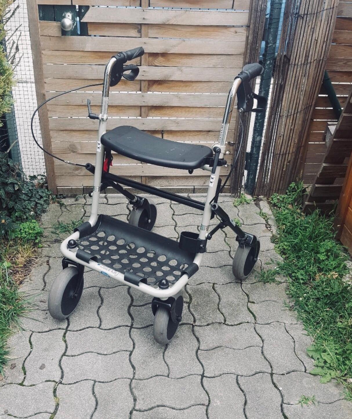 Rollator BSTÄNDIG in 1030 KG Simmering für € 15,00 zum Verkauf Shpock AT