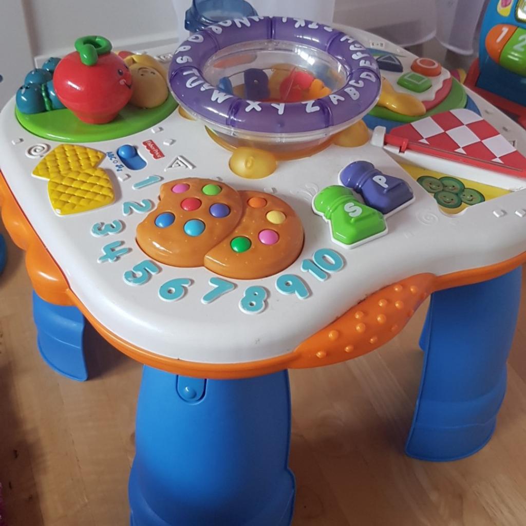 Fisher price activity table in HD2 Kirklees für £ 10,00 zum Verkauf ...