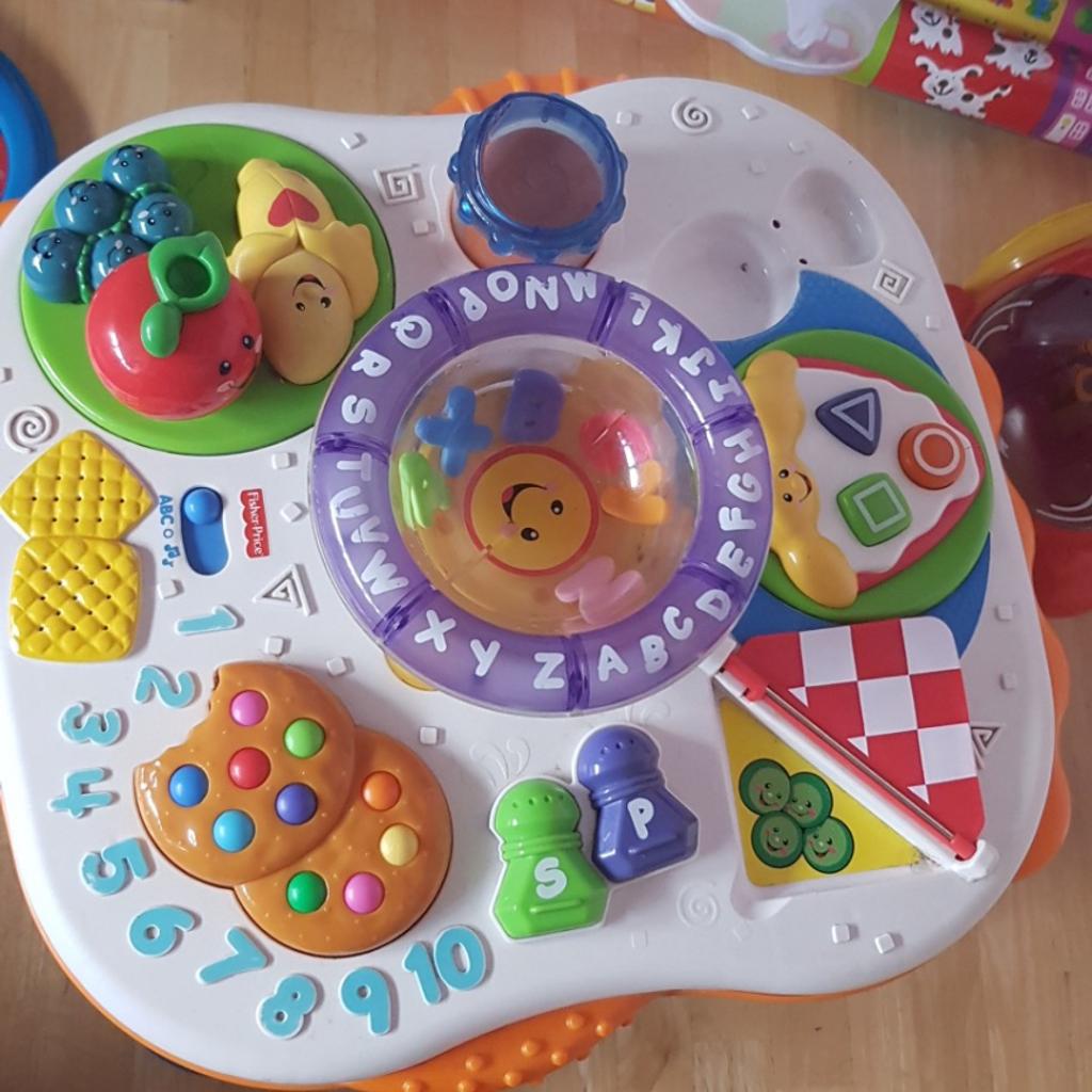 Fisher price activity table in HD2 Kirklees für £ 10,00 zum Verkauf ...