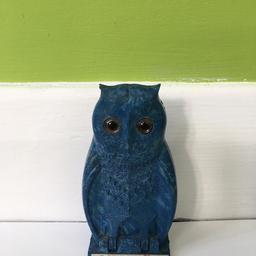 Bakelite material, owl and bottle very good condition 1940/50s

Any questions email us on antiquesharvey@outlook.com