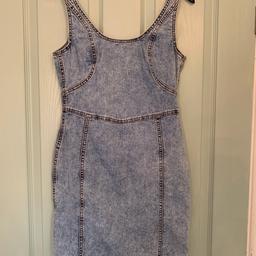 Excellent condition. 
Tight fitted zip up the back dress. Can be worn on its own or with an item underneath. 
Only selling as I’m on maternity leave and need the pennies (and space 🙄).
Please check out my other items as I’m having a huge clear out.
Will post and combine postage if more than one item wanted.