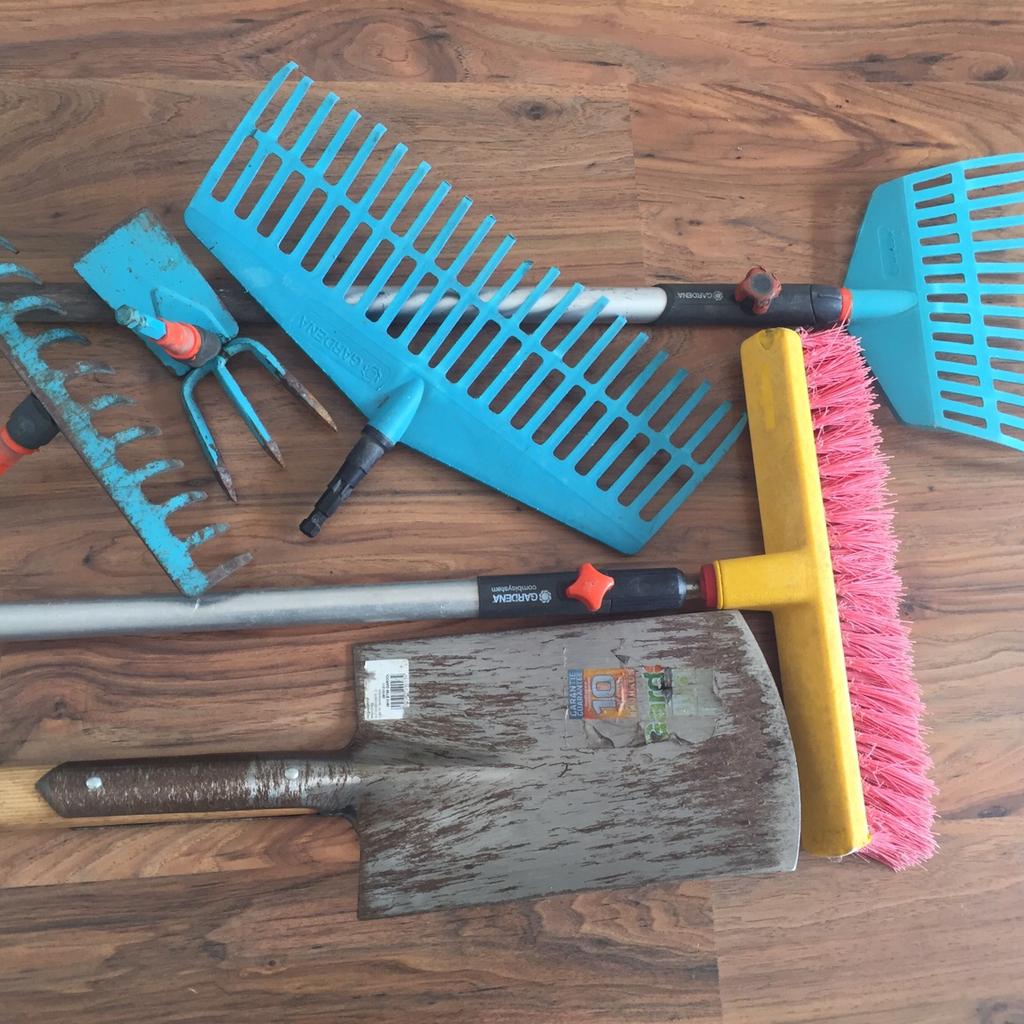 Gartengeräte Gardena Späten Harken Besen etc in 25421 Pinneberg für 22
