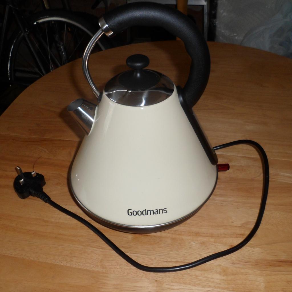 Cream Goodmans Kettle 1.8L Stainless Steel in M38 Salford for £10.00