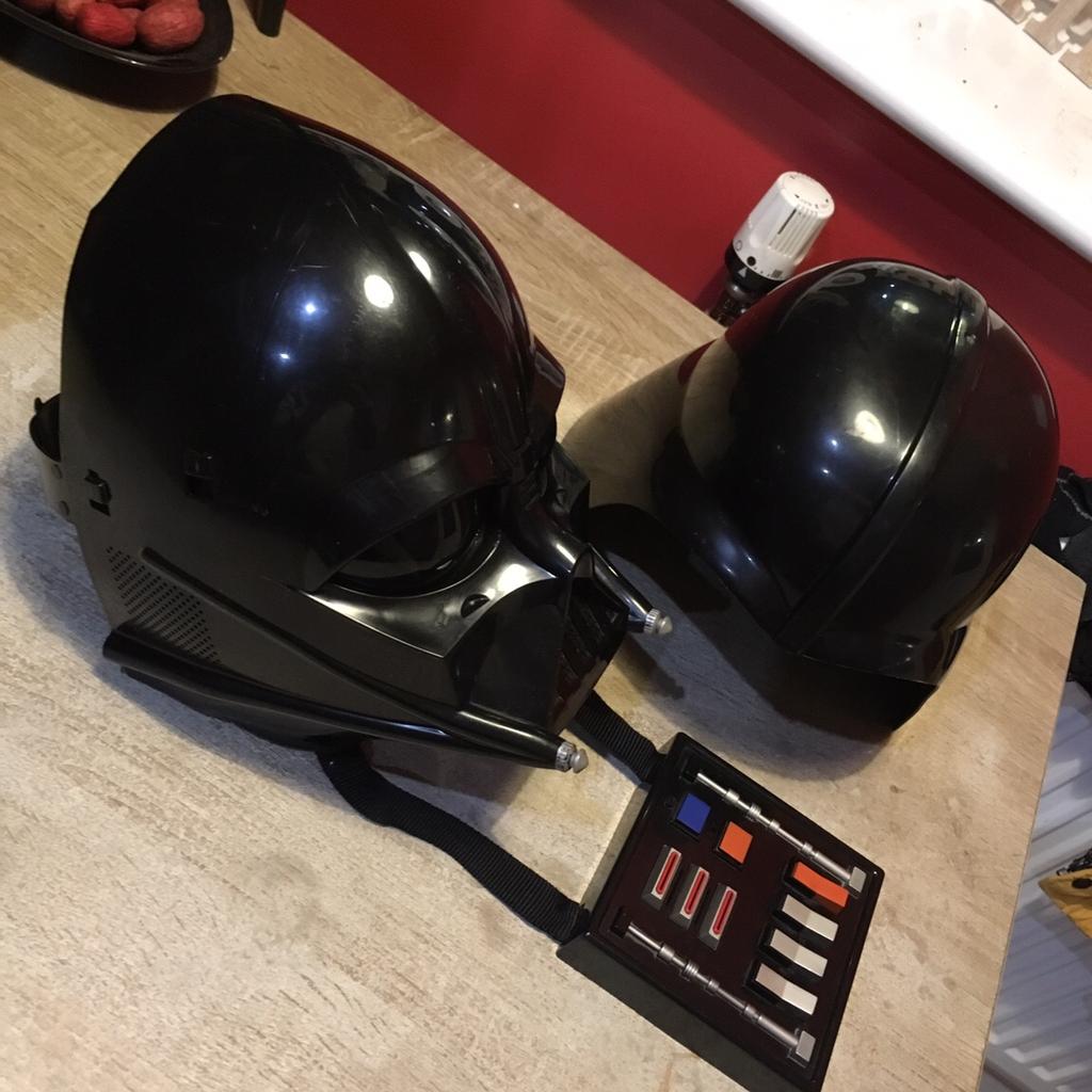 2004 hasbro darth vader helmet in great condition changes sound of your voice and has his usual sayings plus the breathing great for those Star Wars fanatics grab a bargain cash on collection