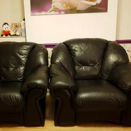 2 leather arm chair in ex condition. pets&smoke free